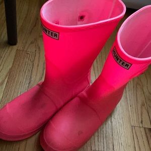 HUNTER HOT PINK RAIN BOOTS